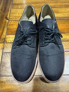 Like new Calvin Klein Men's Black Canvas Lace-Up Casual Shoes. Size 10.